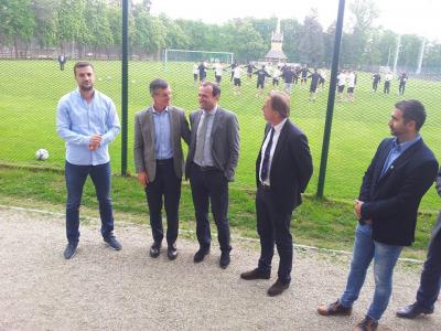 Christoph Daum, în Parcul Sportiv “Iuliu Hațieganu”, la antrenamentul “Șepcilor roșii”