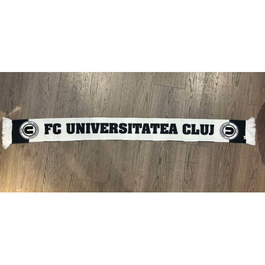 Fular tricotat in dungi 