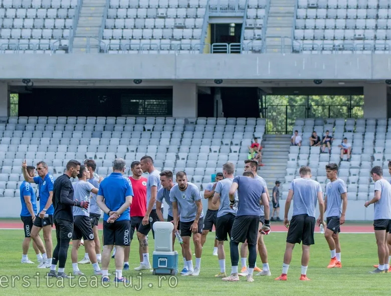 S-a reunit Universitatea! 22 de jucători sub comanda lui Cristi Dulca, la antrenamentul de pe Cluj Arena