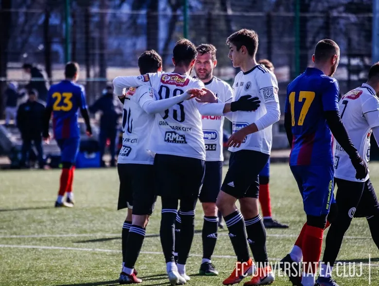 Ploaie de goluri şi dublă victorie pentru “U” înaintea reluării campionatului