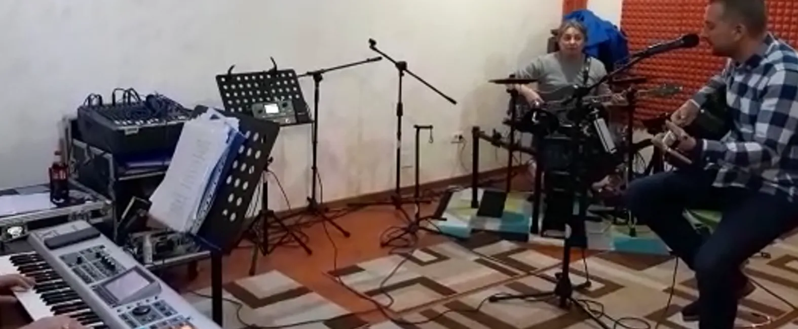 Un colind din partea lui Costel Enache