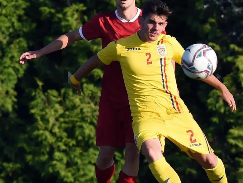 Marius Ciobanu, pe teren în victoria României U19 cu Israel.