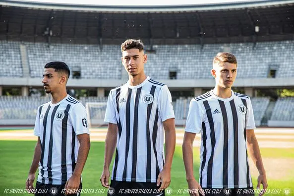 Sponsori noi și echipament Adidas pentru juniorii Universității