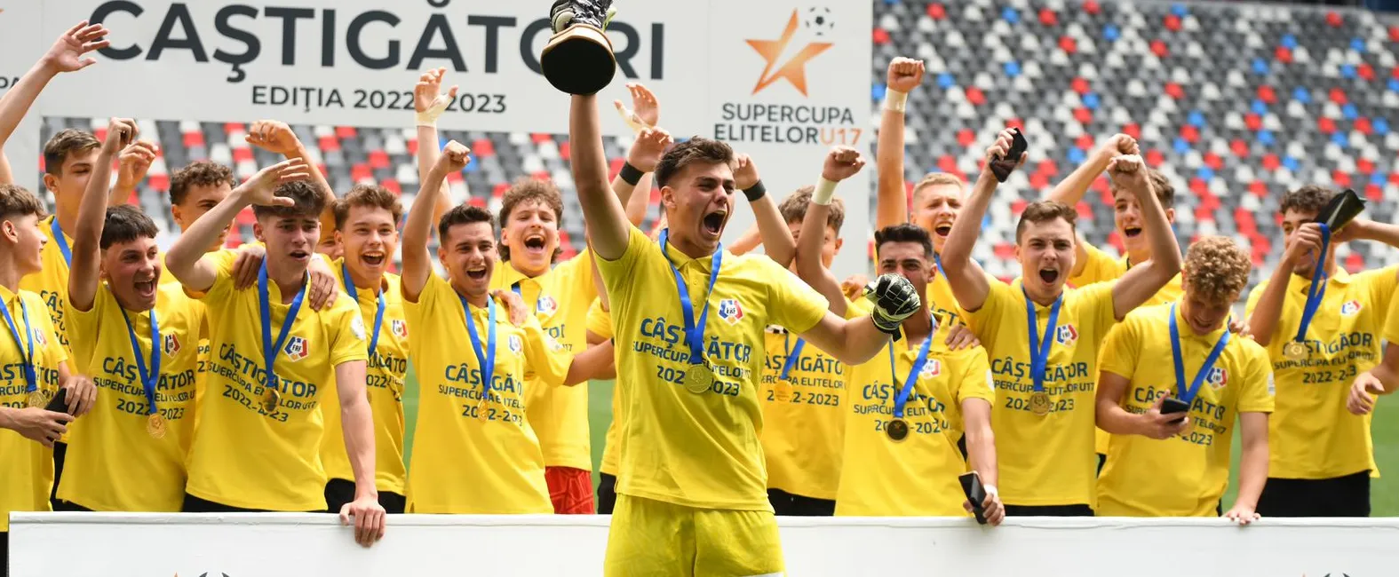 Juniorii U17, Supercampionii României