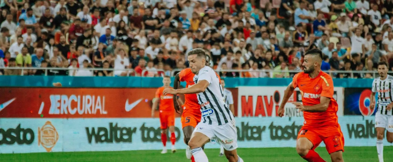 AVANCRONICA | Duel cu liderul campionatului, la București