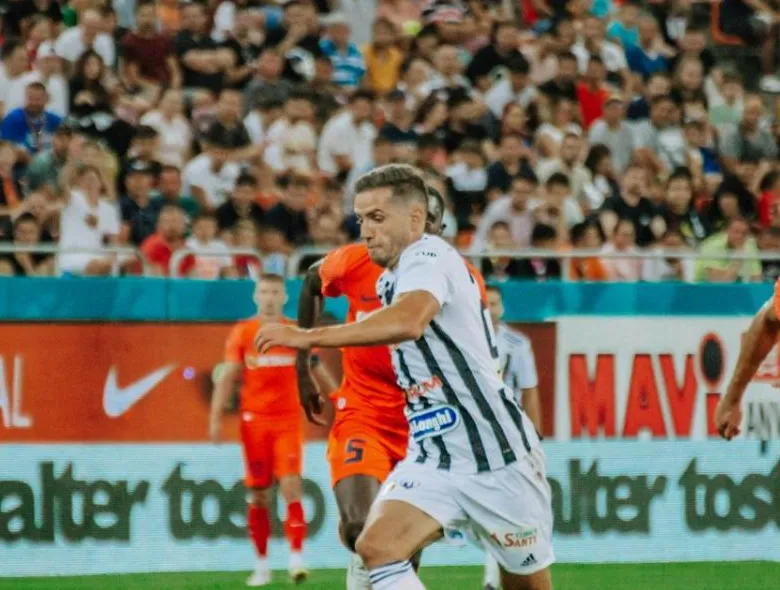 AVANCRONICA | Duel cu liderul campionatului, la București