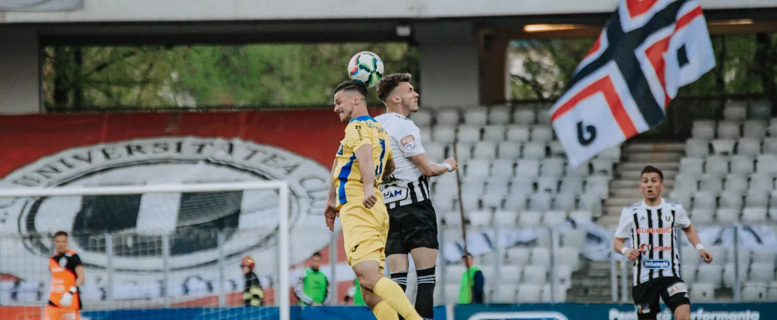 AVANCRONICA | Meci de tradiție pe Cluj Arena între „studenți” și „lupii galbeni”