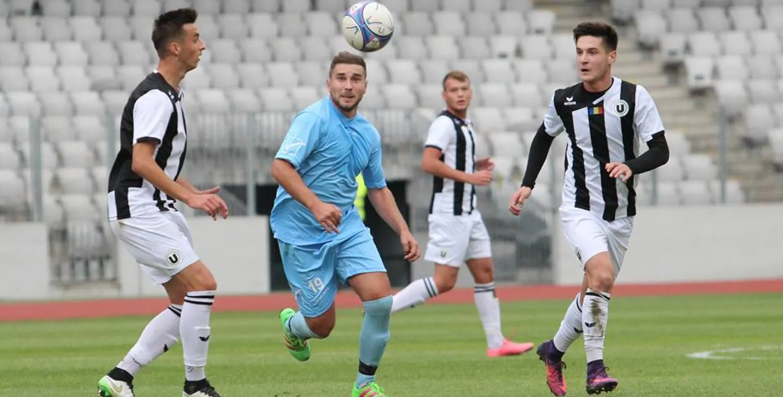Propulsați pe primul loc. “U” Cluj – Atletic Olimpia Gherla 2-0