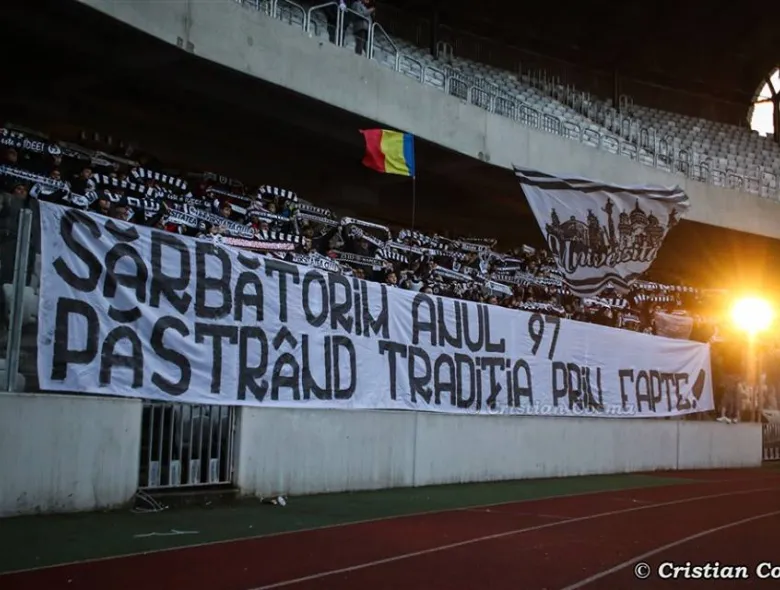 La mulți ani, „U”!