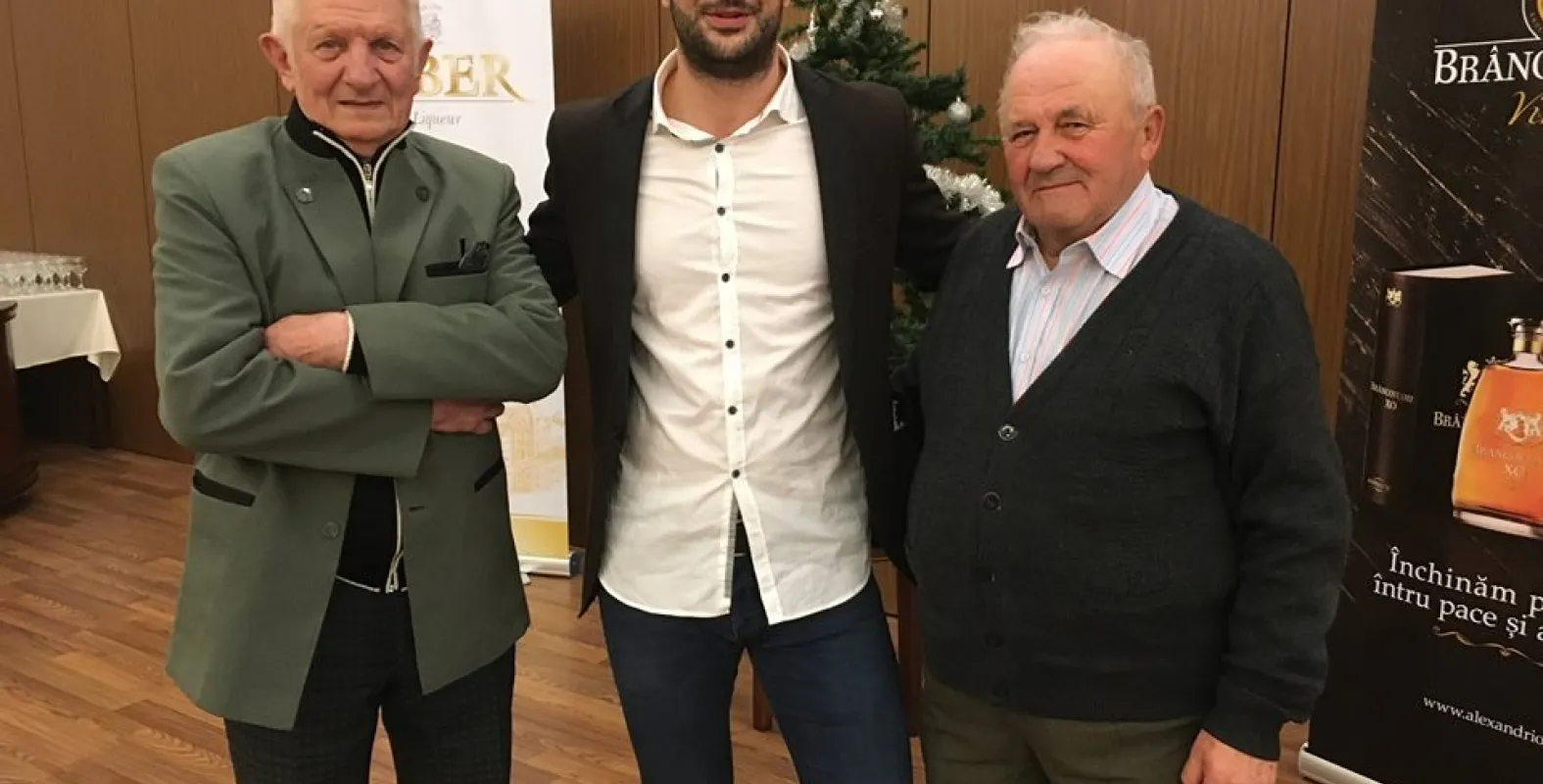 Primele carduri de membru merg la Valer Bondor și Remus Câmpeanu