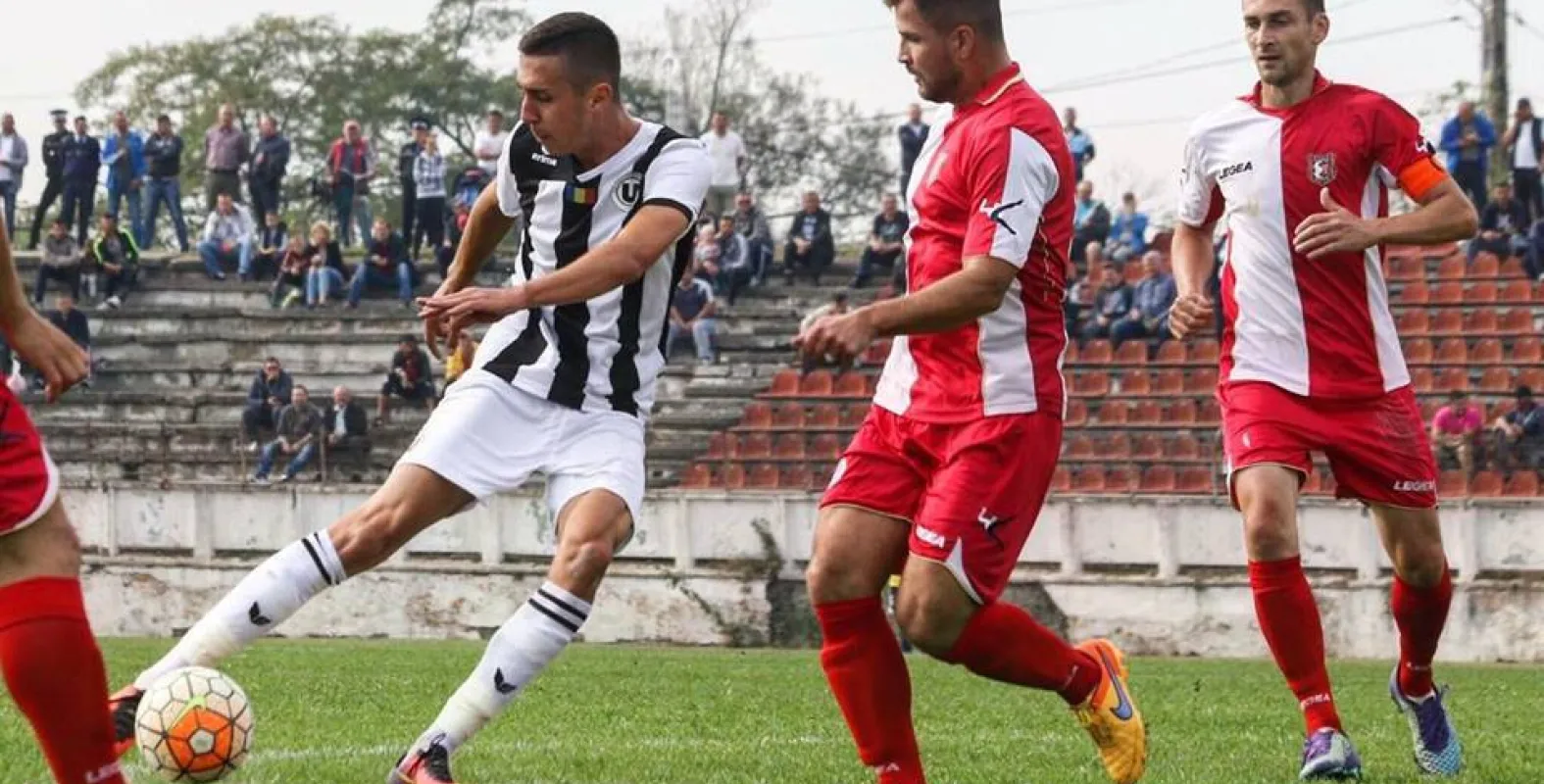 Adrian Pintea își sărbătorește majoratul