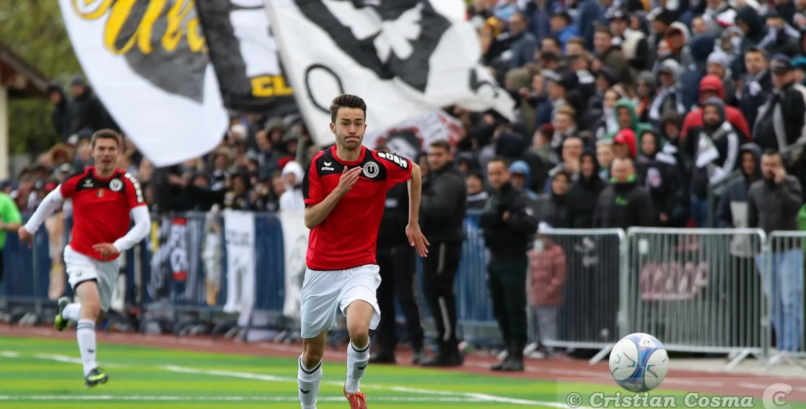 POVEȘTI STUDENȚEȘTI. Sebi Salcău și drumul spre glorie. “E onorant să joci alături de fotbaliști din Liga I”