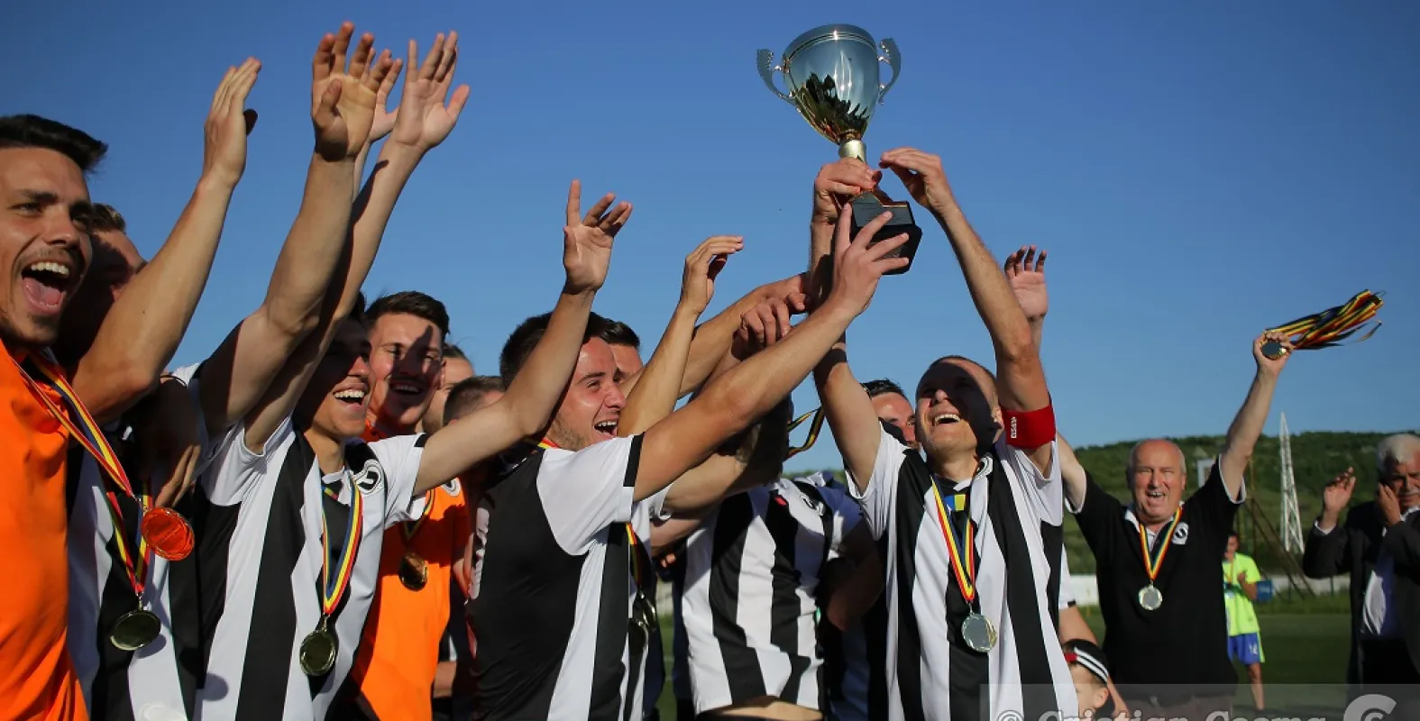 Am reușit “dubla” campionat-cupă la nivelul Ligii a IV-a