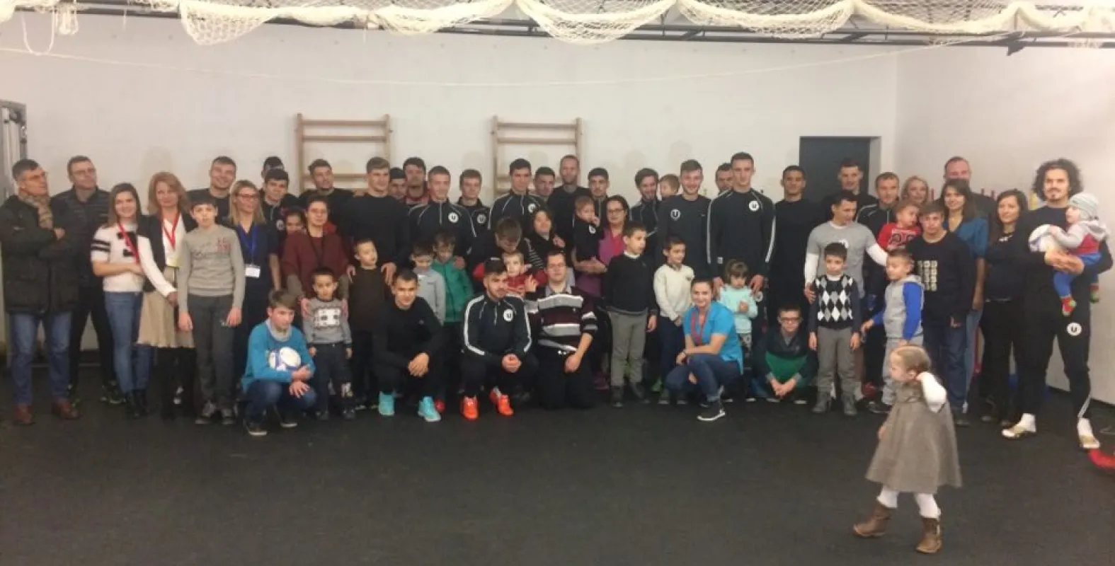 “Studenții” și copiii cu dizabilități au făcut echipă la Cluj Arena