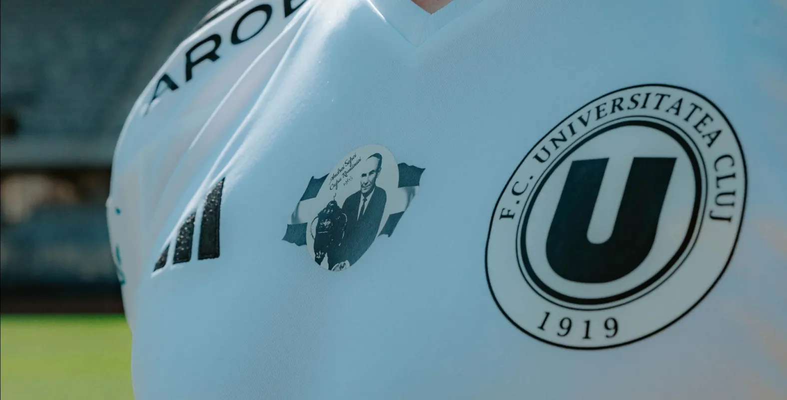 FC Universitatea Cluj și R-Gol lansează un tricou dedicat lui Andrei Sepci pentru Cupa României