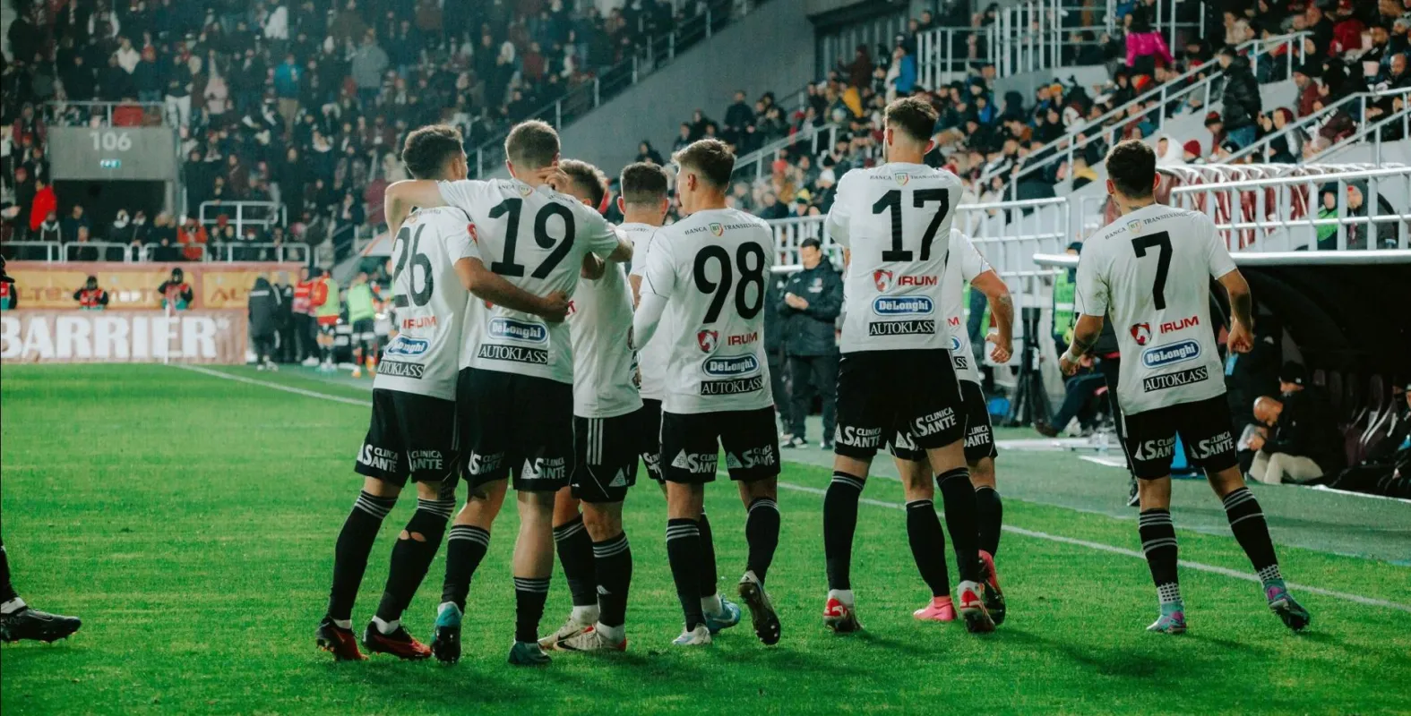 AVANCRONICĂ Rapid vs U Cluj. Cel mai vechi duel din fotbalul românesc, la episodul 97 pe prima scenă