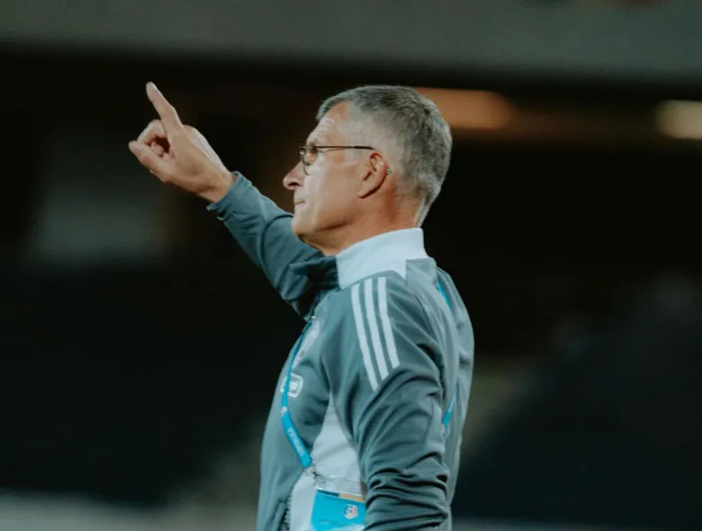 Ioan Ovidiu Sabău este mândru de elevii săi după acest început de sezon:„Zece etape fără înfrangere este o performanță deosebită făcută de acești jucători minunați"