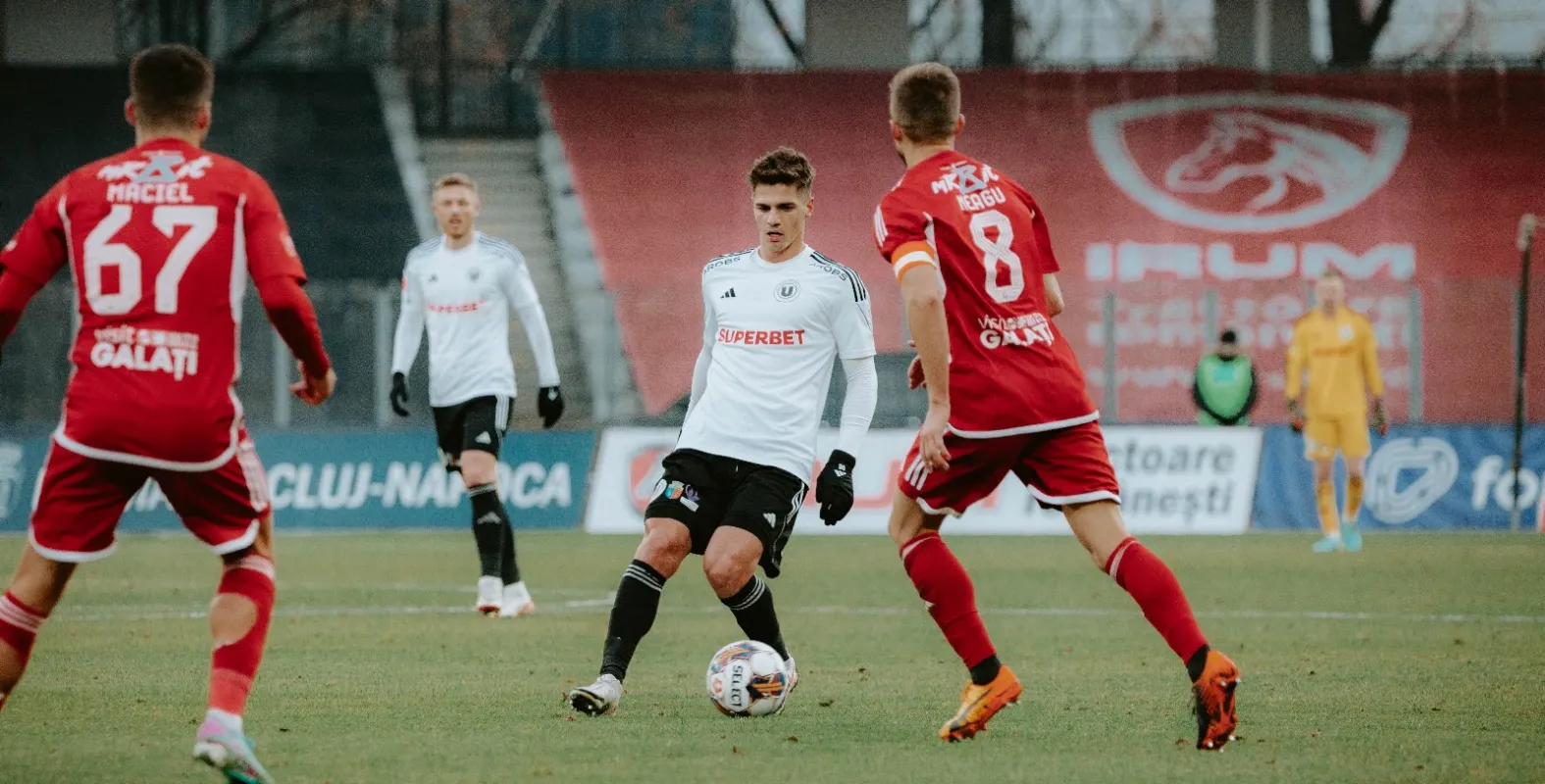 AVANCRONICĂ | U Cluj vs Oțelul Galați. Duel de podium pe malul Someșului