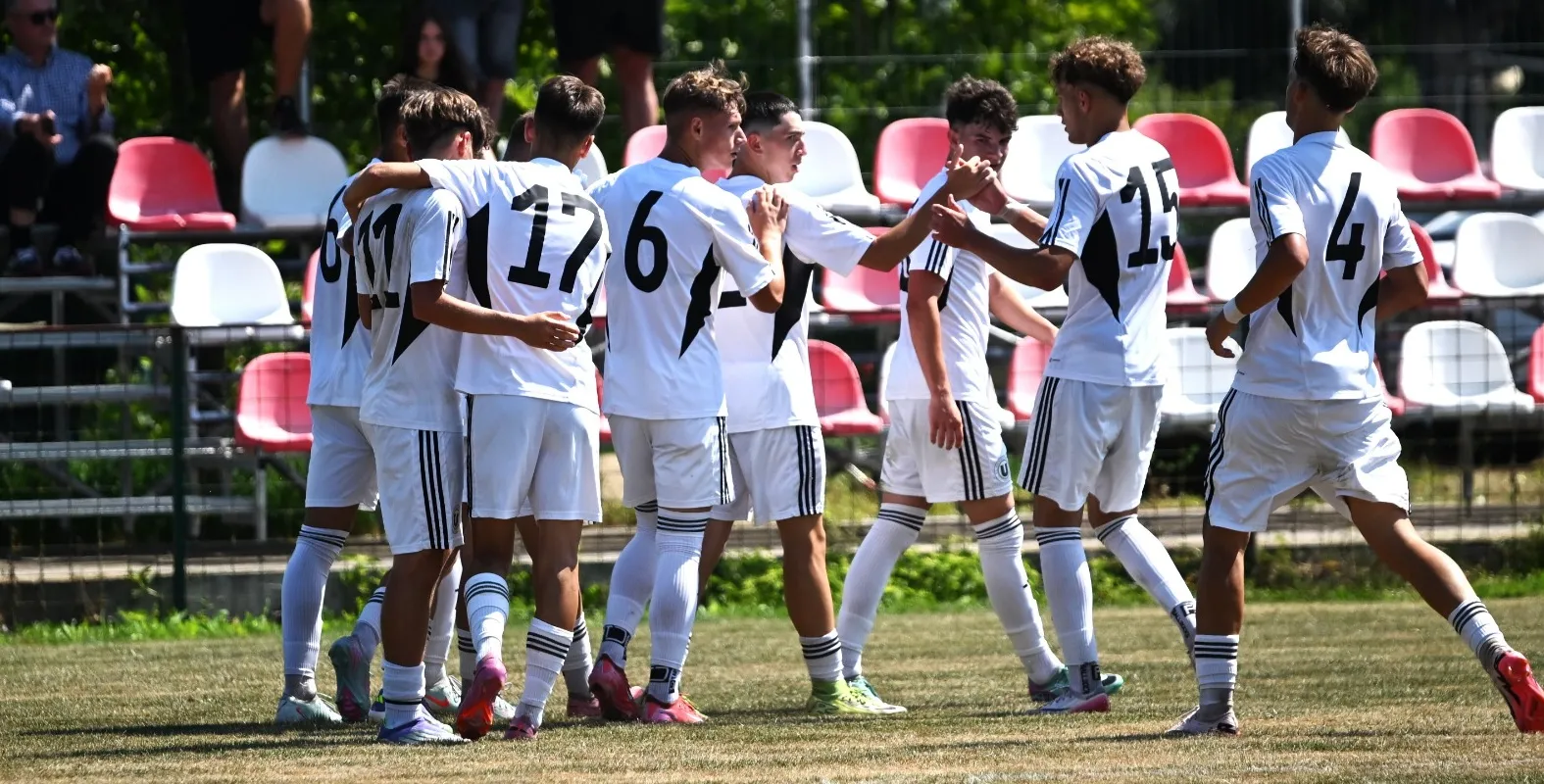 Cinci jucători din Academie au semnat primele contracte de profesioniști cu FC Universitatea Cluj