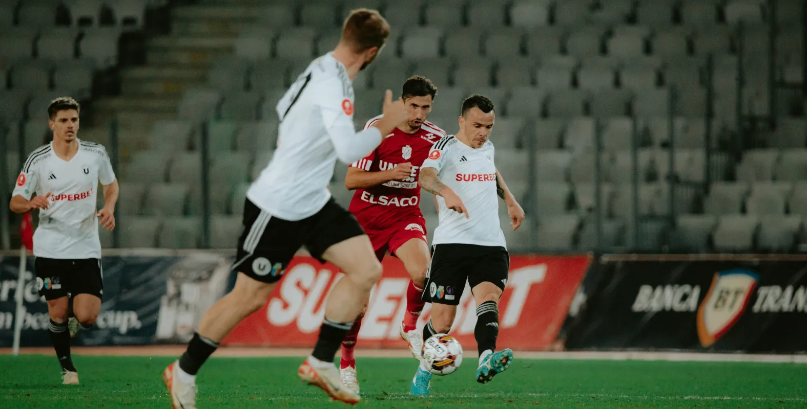 AVANCRONICĂ | U Cluj vs FC Botoșani. „Studenții” vor să spargă gheața pe teren propriu, în compania liderului