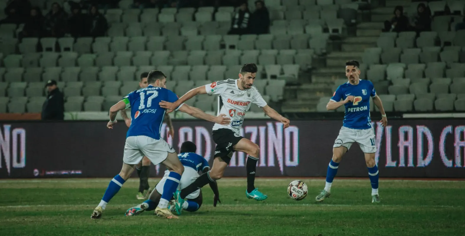 AVANCRONICĂ | U Cluj vs Farul Constanța. Meci „de șase puncte” în lupta la play-off