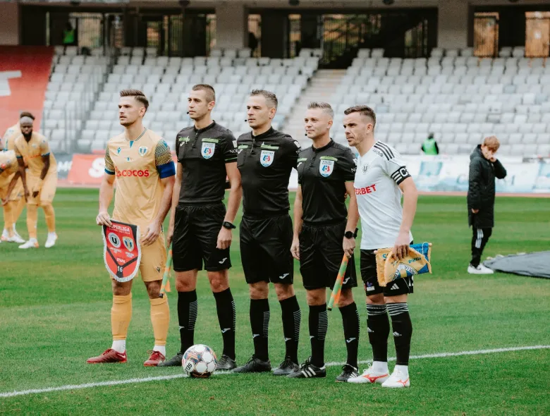 AVANCRONICĂ | U Cluj vs Petrolul Ploiești. „Studenții” vor să rămână lideri și după ultimul meci de pe teren propriu din 2024