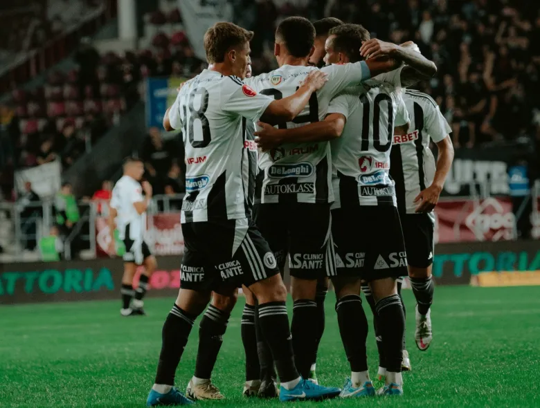 AVANCRONICĂ | U Cluj vs FC Rapid 1923. „Șepcile roșii” caută a opta victorie pe teren propriu în acest sezon