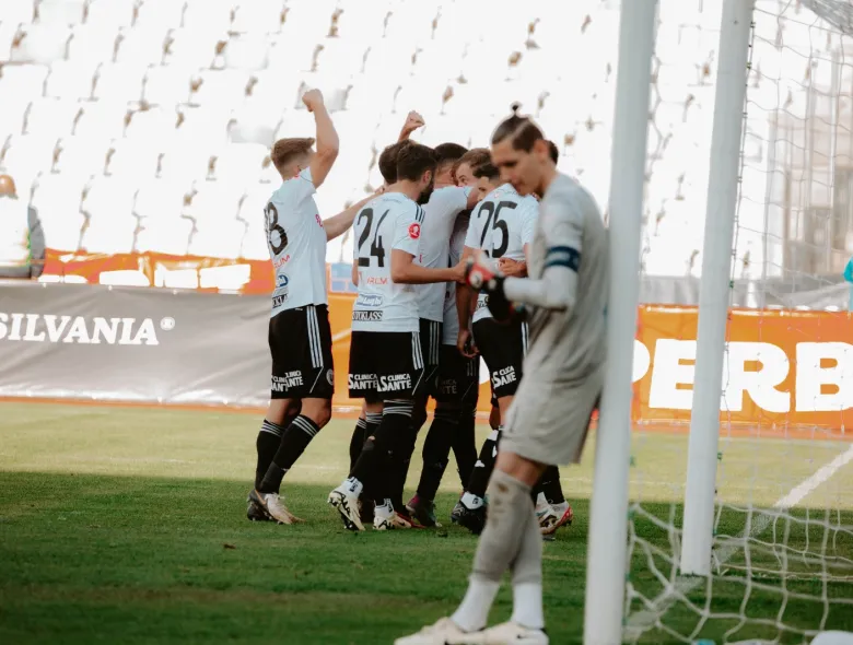 AVANCRONICĂ | U Cluj vs Poli Iași. „Șepcile roșii” caută să prelungească seria perfectă pe teren propriu din 2025