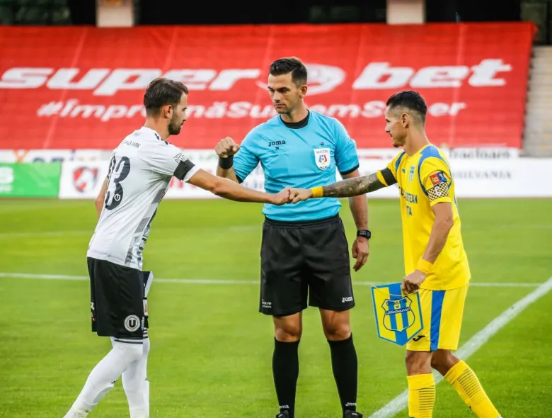 AVANCRONICĂ | U Cluj vs Unirea Slobozia. „Studenții” pot obține matematic calificarea în play-off, în premieră istorică