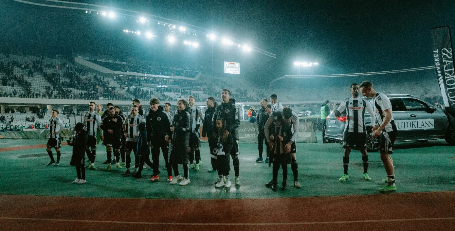 „Șepcile roșii" încep play-off-ul la două puncte de lider