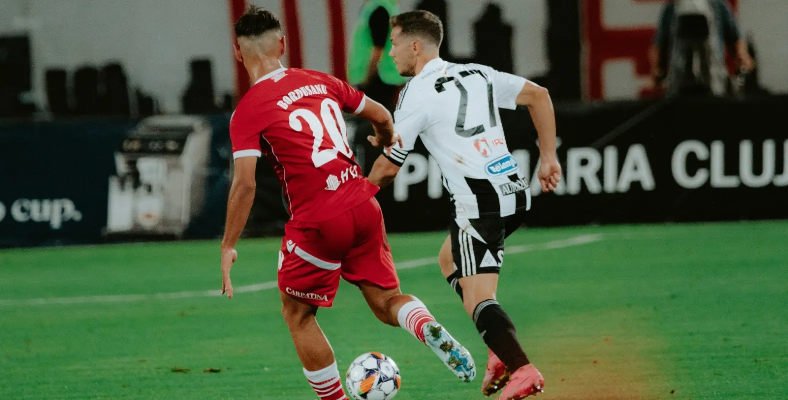 AVANCRONICĂ | ”U” Cluj vs Dinamo. Duel centenar între „studenți” și „câinii roșii” în prima ligă