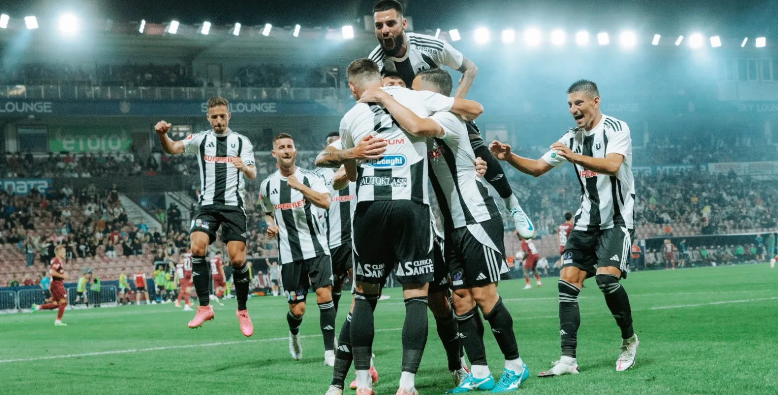 AVANCRONICĂ | CFR vs U Cluj. „Șepcile roșii” luptă pentru a doua victorie consecutivă în Gruia