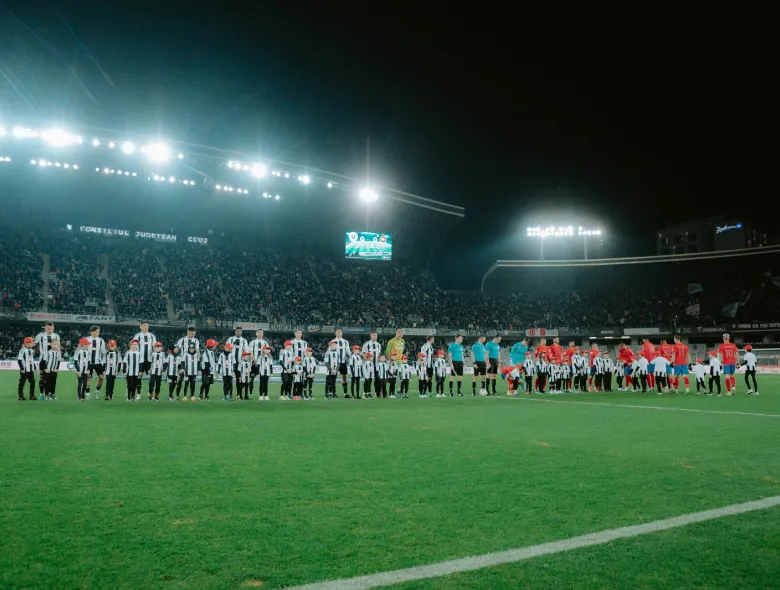 AVANCRONICĂ | U Cluj vs FCSB. „Studenții” caută victoria care să-i ducă pe podium
