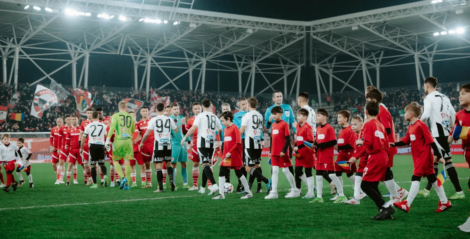 AVANCRONICĂ | Dinamo vs U Cluj. Cu un succes, „Șepcile roșii” se apropie de cupele europene
