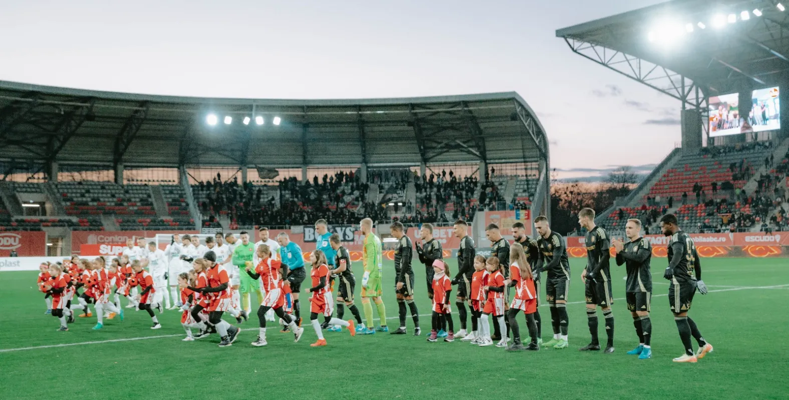 AVANCRONICĂ | AFC Hermannstadt vs U Cluj. „Șepcile roșii” caută a doua victorie a sezonului în Superligă