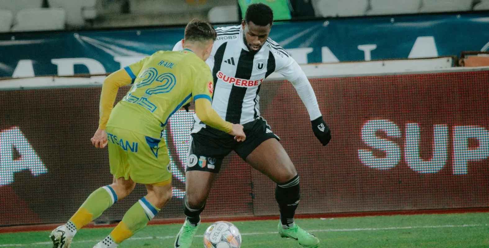 AVANCRONICĂ | U Cluj vs Petrolul Ploiești. Duelul cu numărul 81 pe prima scenă între „Șepcile roșii” și „lupii galbeni”