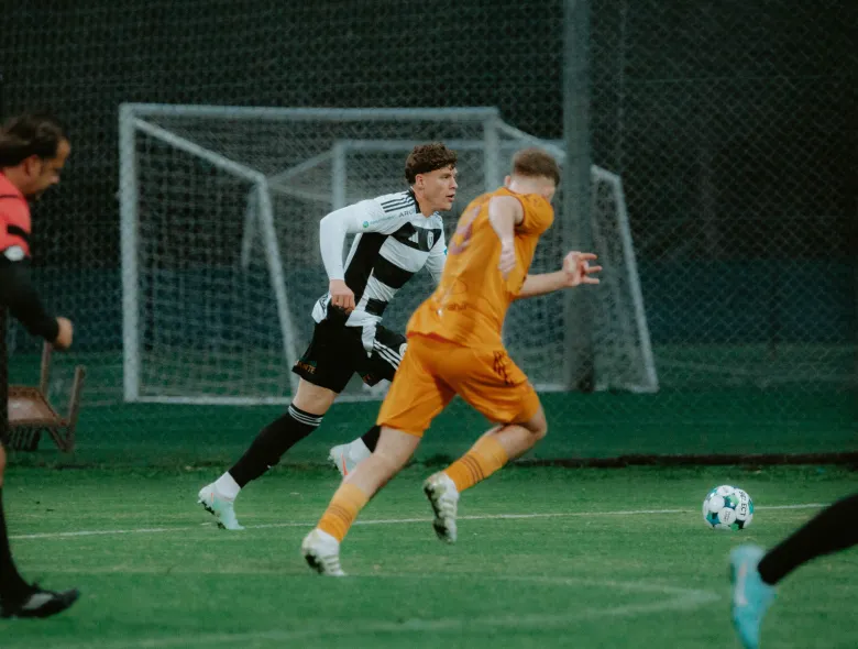 ”U” încheie seria amicalelor împotriva echipei poloneze Widzew Lodz