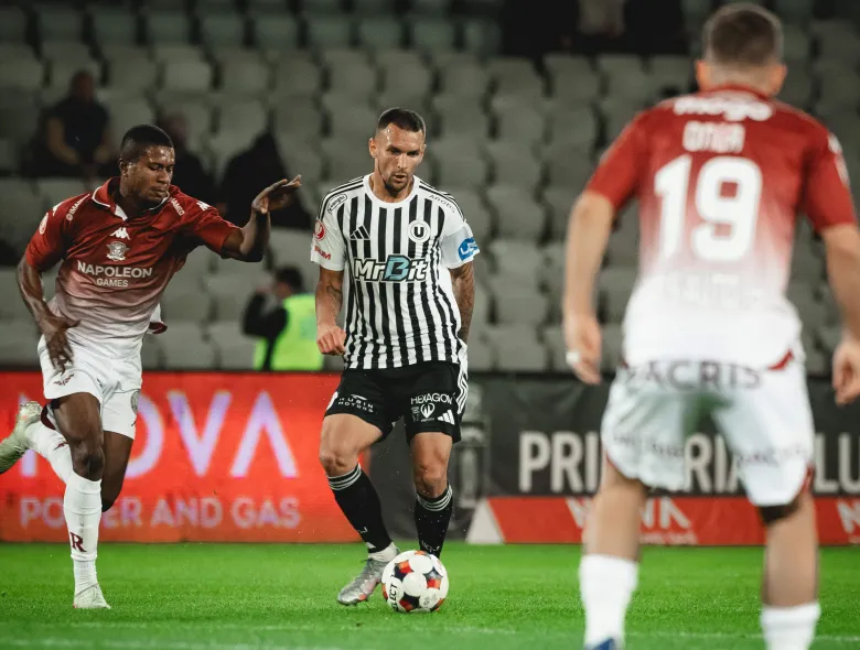 CRONICĂ ”U” Cluj vs Rapid 3-4 | Thriller cu final nefericit pe Cluj Arena