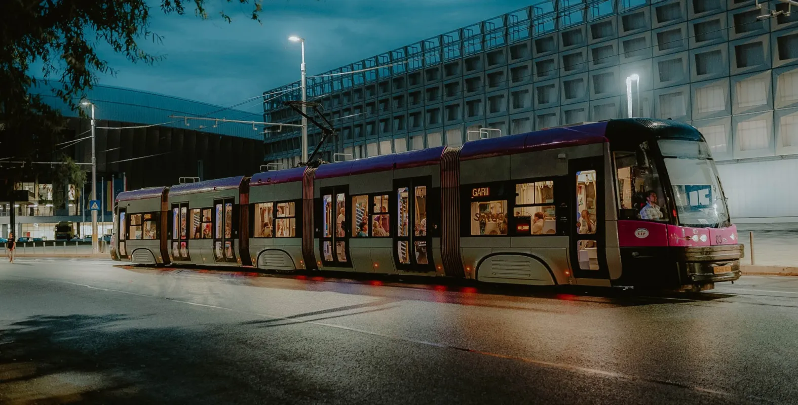 Program prelungit al mijloacelor de transport în seara meciului cu Universitatea Craiova