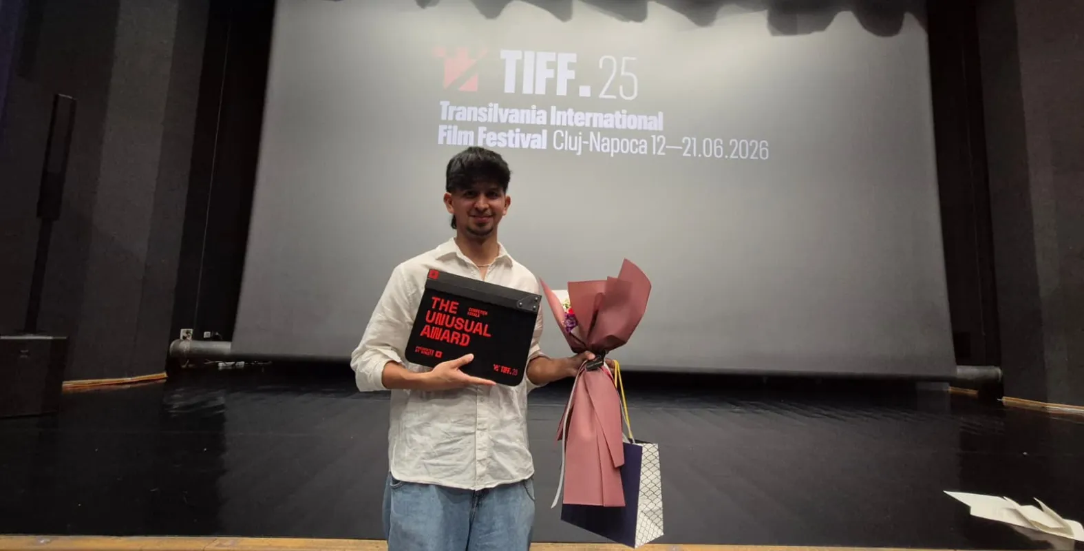 Videograful Universității Cluj, Jose Canales, premiat în cadrul TIFF România! Scurtmetrajul „Stadionul dragostei” a câștigat competiția locală