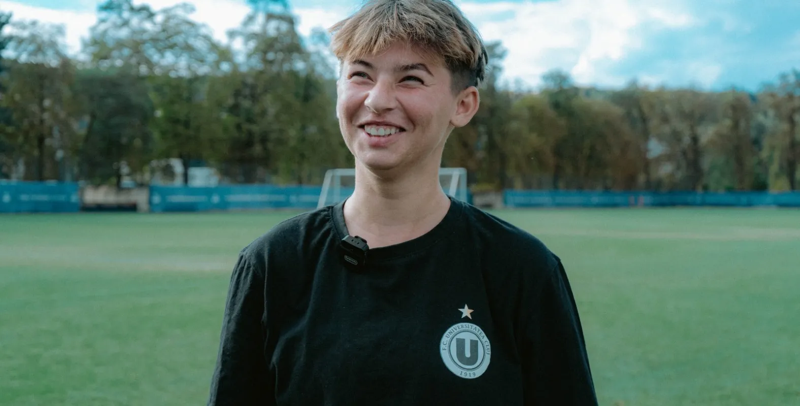 A crescut în centrul de plasament, s-a refugiat în fotbal și acum impresionează în tricoul lui "U". Lorena Mihăilesc: „Îmi doresc să ajungem în Liga 1"