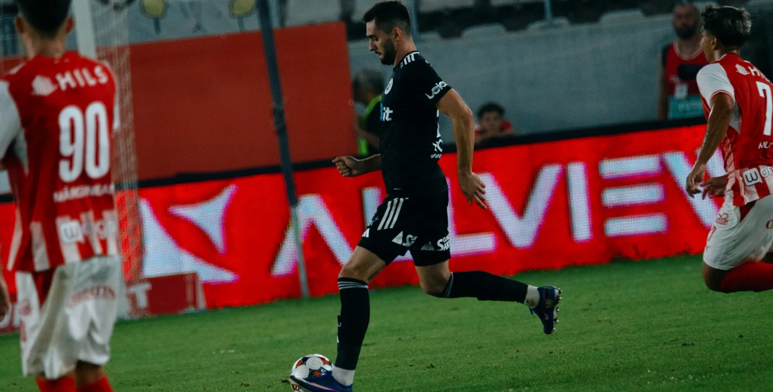 CRONICĂ Dinamo vs ”U” Cluj 2-1 | ”U” cu ocaziile, Dinamo cu golurile