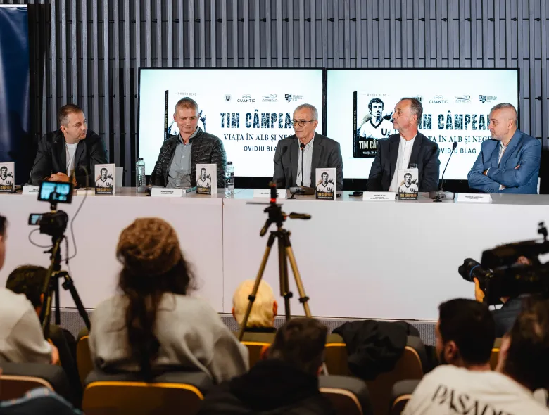 Volumul „Tim Câmpeanu – Viața în alb și negru”, lansat în prezența emblematicului jucător al Universității / Declarație de dragoste emoționantă din partea legendei: Clubul mi-a făcut inima în formă de ”U”